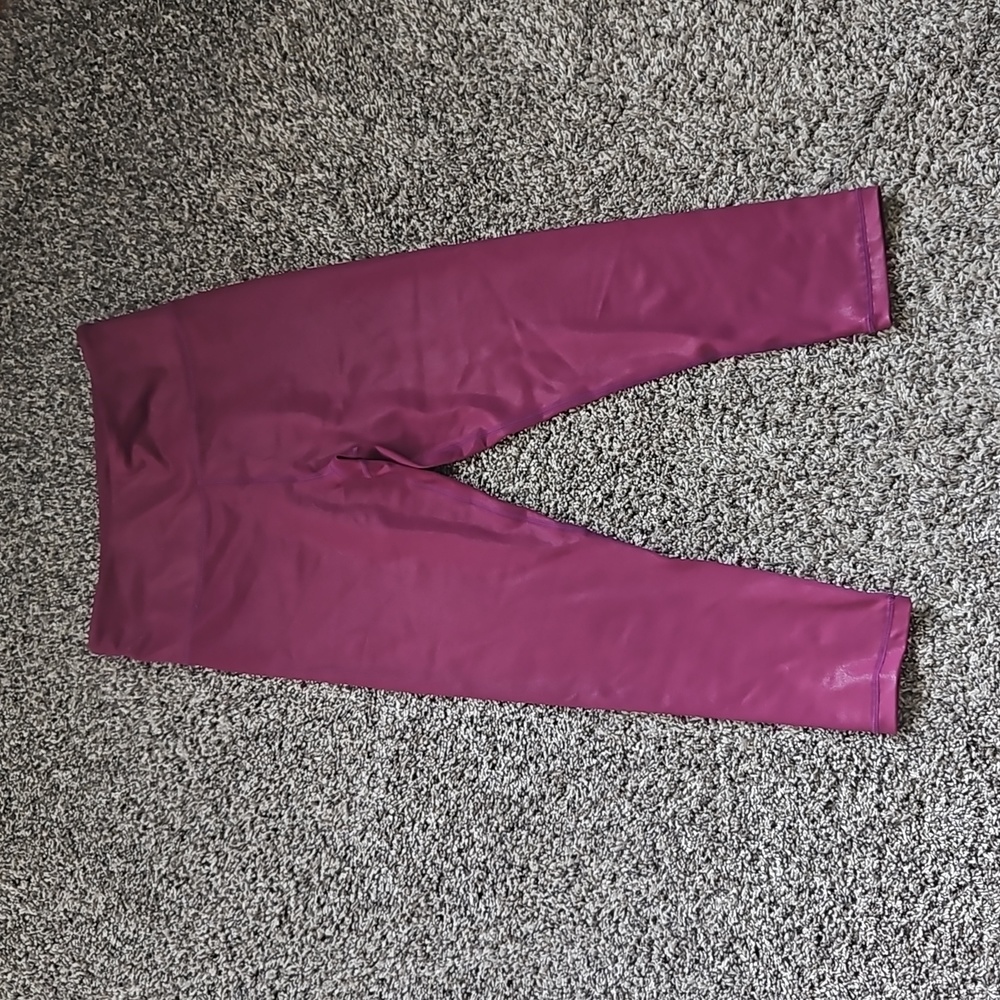 ZYIA Cranberry Metallic Light n Tight Capri